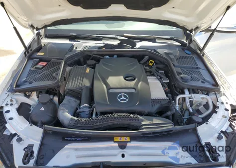 2015 Mercedes-Benz C 300 из США, поврежденный, VIN 55SWF4JB1FU067182